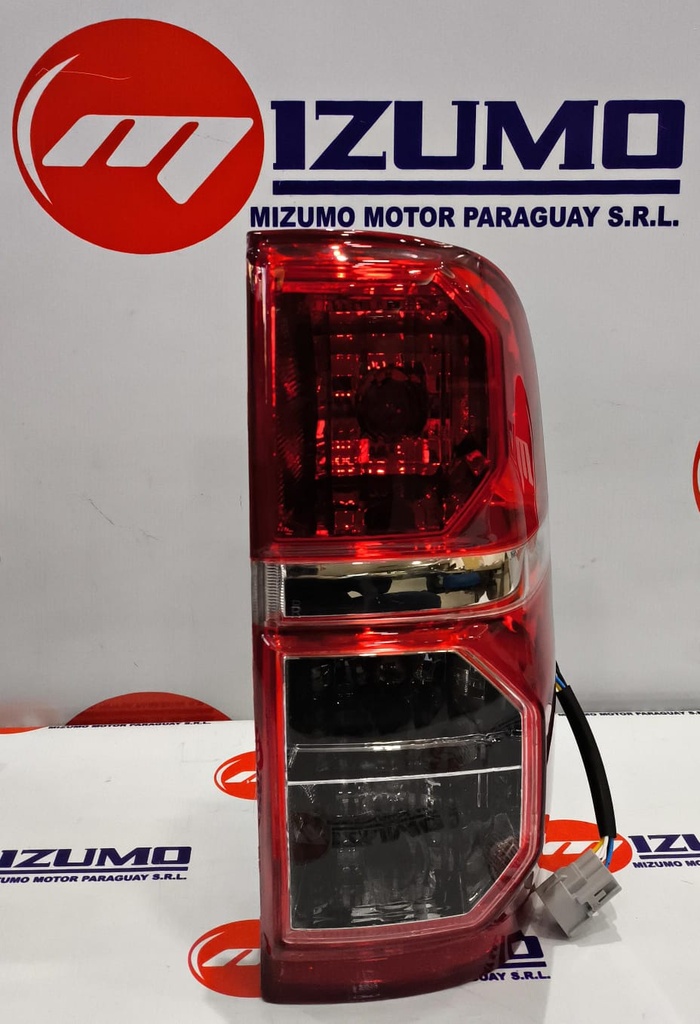 FARO TRASERO RH
